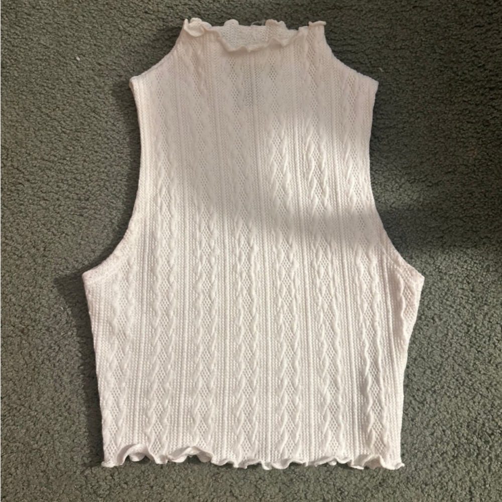 Ribbed cropped white sleeveless sweater